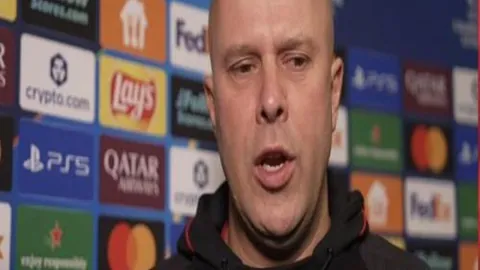 “曼联状态低迷 负于布莱顿”